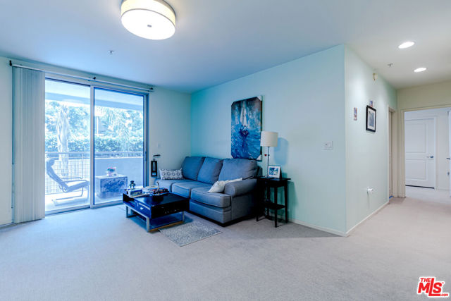 267 San Pedro Street, Los Angeles, California 90012, 2 Bedrooms Bedrooms, ,2 BathroomsBathrooms,Condominium,For Sale,San Pedro,24390023