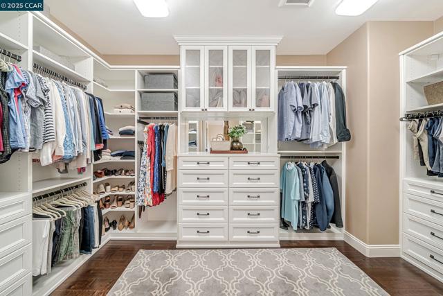 120 Tamarind Ln, Danville CA: https://media.crmls.org/mediaz/51c2ef93-2735-4eeb-a717-4bb84e10b4ef.jpg
