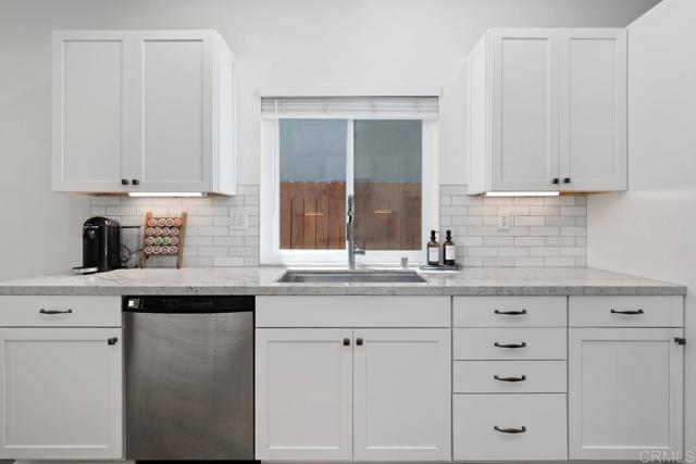 1218 Corte Zafiro, San Marcos CA: https://media.crmls.org/mediaz/51c37799-1dd4-4b69-a42e-58ca50ebaaef.jpg