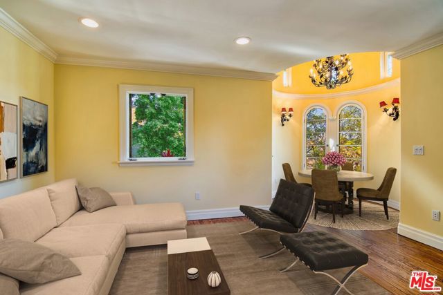 2653 PATRICIA Avenue, Los Angeles CA: https://media.crmls.org/mediaz/51c380c5-bf5e-4f04-91bd-6525514b1880.jpg