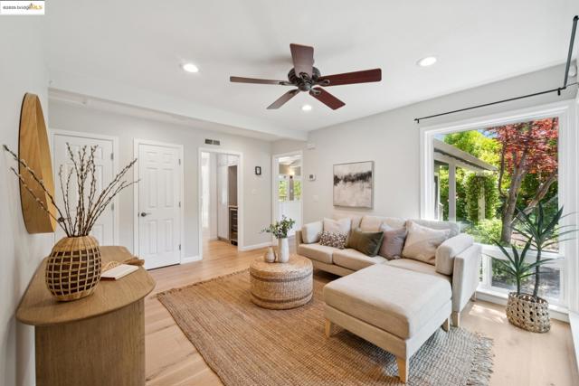 184 Lombardy Ln, Orinda CA: https://media.crmls.org/mediaz/51c388d0-936e-4d4e-86df-0034e19d7759.jpg