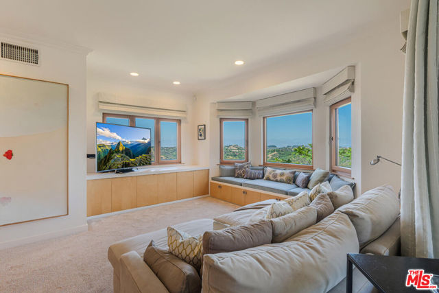 2232 Stradella Road, Los Angeles CA: https://media.crmls.org/mediaz/51c39682-835c-4d17-b538-f72f5971b4ee.jpg