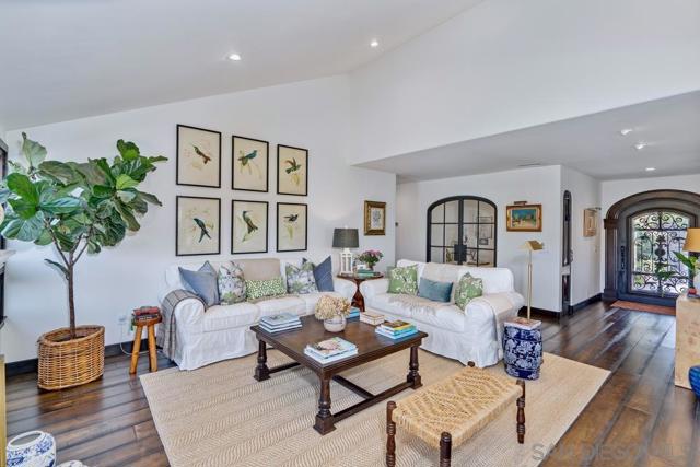 350 Punta Baja Dr, Solana Beach CA: https://media.crmls.org/mediaz/51c489de-35f0-4c29-8b96-dfb29a7e9cd3.jpg