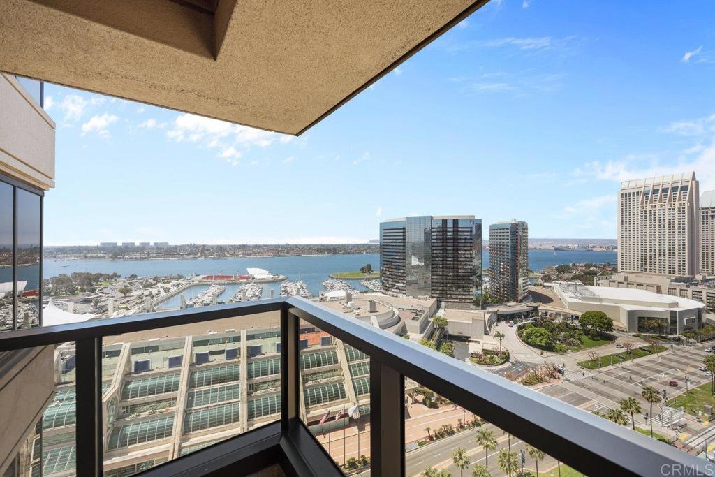 200 Harbor Dr #2303
