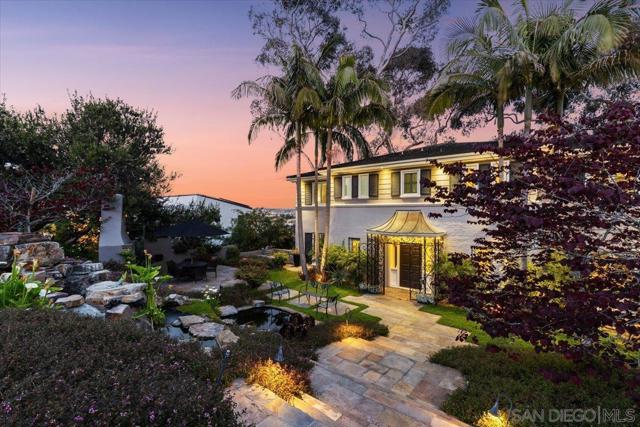 2205 Locust St, San Diego CA: https://media.crmls.org/mediaz/51c558c1-b68e-49c9-9d11-1a20d44efeb0.jpg