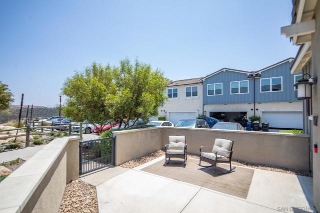 1257 Calle Datura, Chula Vista CA: https://media.crmls.org/mediaz/51c58a0f-ef51-47f9-b980-1d09cba65b08.jpg