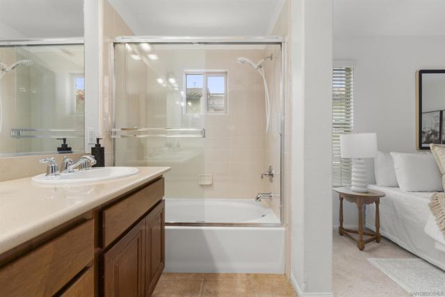 2517 Escala Circle, San Diego CA: https://media.crmls.org/mediaz/51c5e04e-bb46-49cd-907d-1f6bea001584.jpg