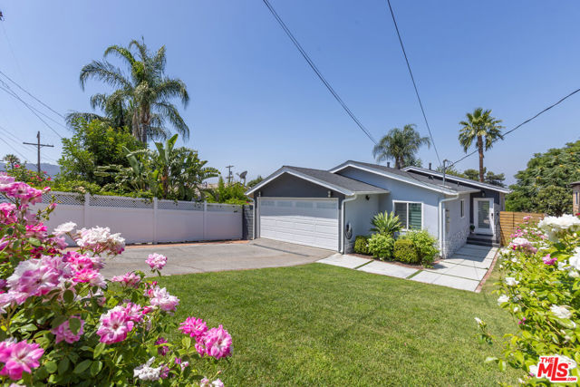10315 Fairgrove Avenue, Tujunga CA: https://media.crmls.org/mediaz/51c6f5de-773e-4f48-9c0c-06394d77ee21.jpg