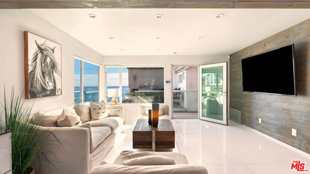 26050 Pacific Coast Highway, Malibu CA: https://media.crmls.org/mediaz/51c77c28-fb81-4aea-9cfa-84f314e2301f.jpg