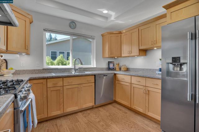 1027 W Arlington Way, Martinez CA: https://media.crmls.org/mediaz/51c7d393-1cc0-454b-a157-de5c68695fe7.jpg