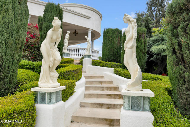 932 Rosario Drive, Thousand Oaks CA: https://media.crmls.org/mediaz/51c826c4-3a48-4029-af74-ac3abaf178bb.jpg