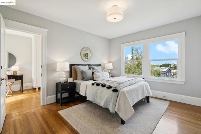 5429 Belgrave Pl., Oakland CA: https://media.crmls.org/mediaz/51c885ad-4a87-4a99-9197-e766aa7e9f52.jpg