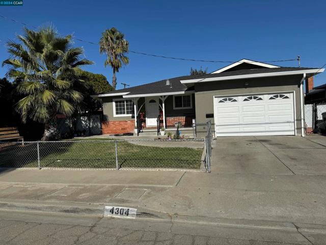 4304 Belle Dr, Antioch CA: https://media.crmls.org/mediaz/51c9b429-173a-44fc-af77-b1def3c150d4.jpg