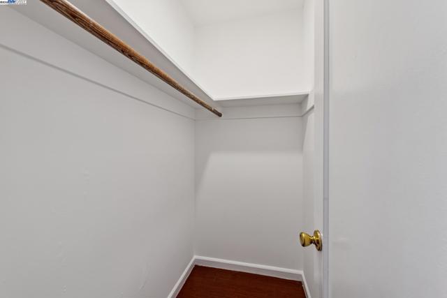 290 2Nd Ave, San Leandro CA: https://media.crmls.org/mediaz/51c9ba36-5f2b-4afa-8460-1716bcee618c.jpg