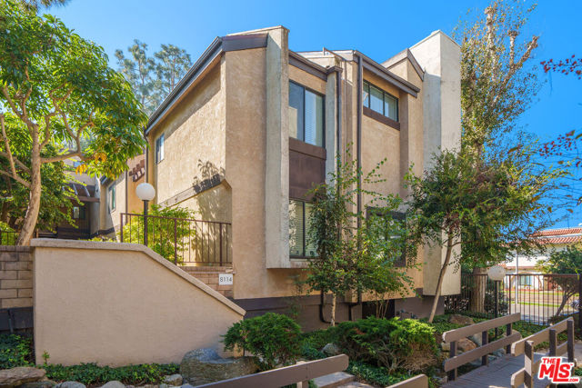 8114 Manitoba Street, Playa del Rey CA: https://media.crmls.org/mediaz/51c9c4dc-bd81-41e0-a7d1-661ce81e6d76.jpg