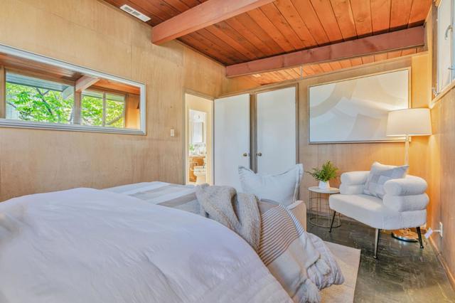 26 Roosevelt Circle, Palo Alto CA: https://media.crmls.org/mediaz/51c9e7f6-1217-40a6-839d-99854b318259.jpg
