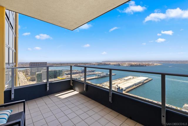 1325 Pacific Hwy, San Diego CA: https://media.crmls.org/mediaz/51ca1161-bf4e-4422-896e-94c629837eac.jpg