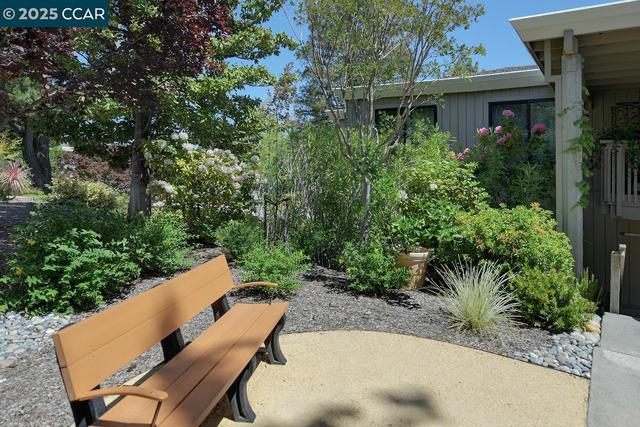 1400 Canyonwood, Walnut Creek CA: https://media.crmls.org/mediaz/51ca2a8e-17fc-4b9c-8e84-27a2c274fd8f.jpg
