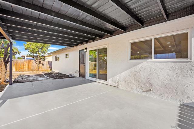 9058 Inverness Rd, Santee CA: https://media.crmls.org/mediaz/51ca3b13-cfd0-4bfc-a506-f1a488b8e612.jpg