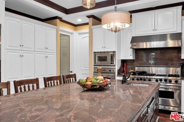 14933 Sutton Street, Sherman Oaks CA: https://media.crmls.org/mediaz/51ca72d7-b788-4352-90ae-0fec4ea36b17.jpg
