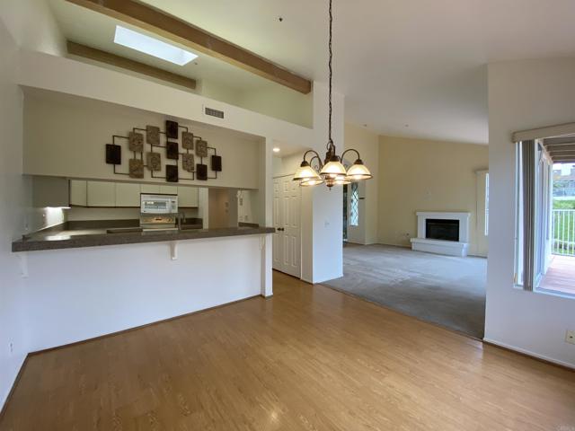 4793 Endeavor Lane, Carlsbad CA: https://media.crmls.org/mediaz/51cac513-682e-4d91-b1c2-8458dfaefd21.jpg