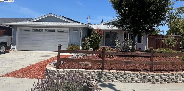 5774 Crow Lane, San Jose CA: https://media.crmls.org/mediaz/51caf5d4-397f-4655-be47-4ae3784e581d.jpg