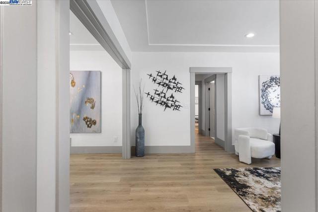 689 Santa Ray Ave, Oakland CA: https://media.crmls.org/mediaz/51cbaa2c-1513-408e-bb0f-658a55b61700.jpg