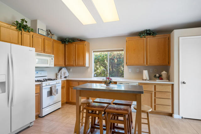 Image 12 of 43 For 49530 Lincoln Drive