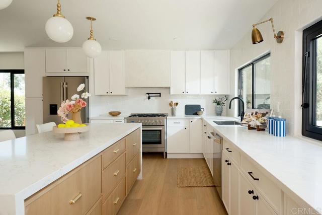2025 Valley Road, Oceanside CA: https://media.crmls.org/mediaz/51ccdc89-dbe2-4f82-8285-17b9b508942e.jpg