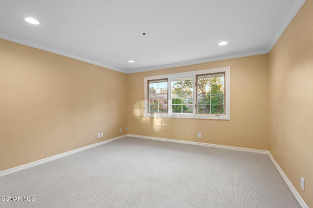 5320 Long Shadow Court, Westlake Village CA: https://media.crmls.org/mediaz/51cd3cb7-08dc-4e6a-b11e-a90d35964d13.jpg