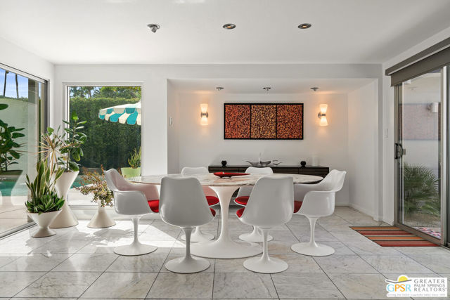 844 N Topaz Circle, Palm Springs, CA 92262