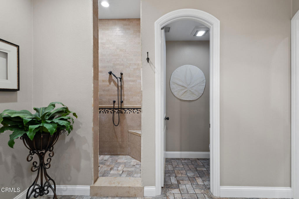 MLS #V1-32010 image #37