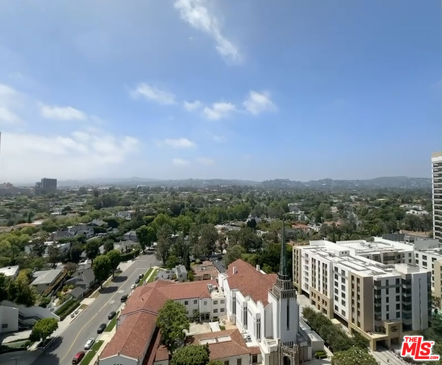 https://media.crmls.org/mediaz/51cf3e71-c83d-495a-b32e-190480f93da8.jpg?preset=X-Large