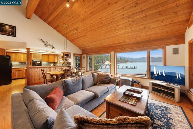 5768 N Lake Blvd, Carnelian Bay CA: https://media.crmls.org/mediaz/51cf8a82-d76e-459f-ba97-64a531aff9b0.jpg
