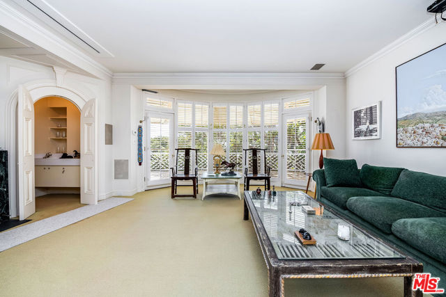 11080 Chalon Road, Los Angeles CA: https://media.crmls.org/mediaz/51d05a9c-8c36-4f8d-bf04-a54194174d91.jpg
