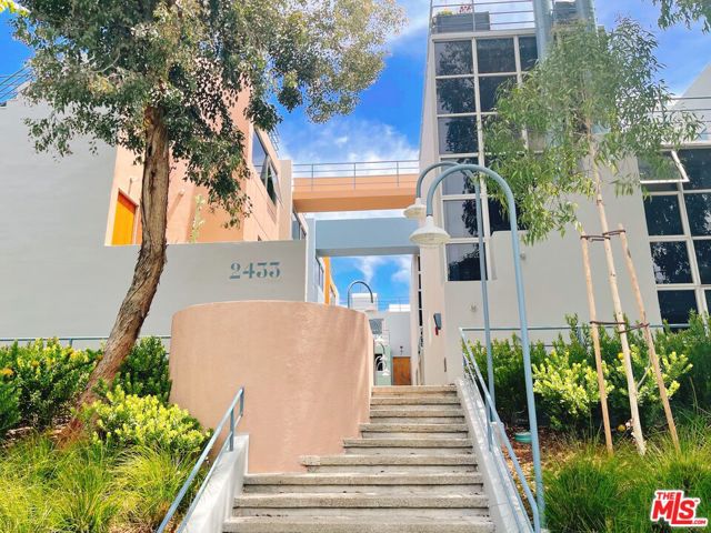 2433 28TH Street, D photo 1