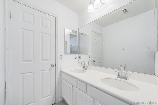 37434 Lumiere Avenue, Murrieta CA: https://media.crmls.org/mediaz/51d0be5e-79b8-4b8d-9810-18a4c7b9d278.jpg