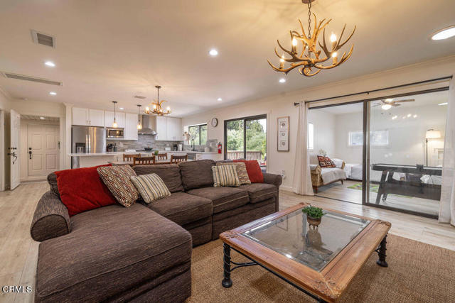 Detail Gallery Image 7 of 24 For 851 Pine Knot Ave, Big Bear Lake,  CA 92315 - 3 Beds | 2 Baths