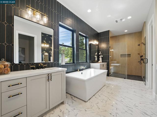 180 Castle Hill Ranch, Walnut Creek CA: https://media.crmls.org/mediaz/51d1a845-d3b8-4418-954b-76d3e8039604.jpg