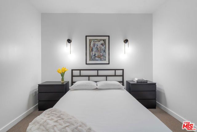 6250 Hollywood Boulevard, Los Angeles CA: https://media.crmls.org/mediaz/51d1c846-a797-418d-9a01-10f9e873280c.jpg