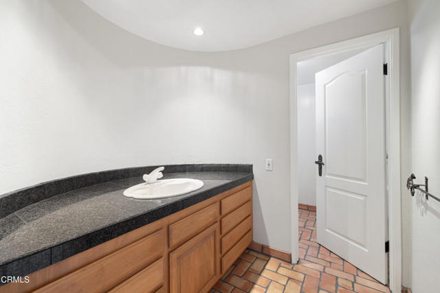 947 Camino Concordia, Camarillo CA: https://media.crmls.org/mediaz/51d24936-0c8c-480f-9d69-b3c0b8fa0694.jpg