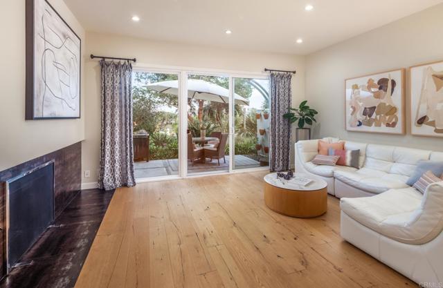 7031 Estrella De Mar Road, Carlsbad CA: https://media.crmls.org/mediaz/51d2f190-9fc3-4a37-8560-7fd4614e080c.jpg