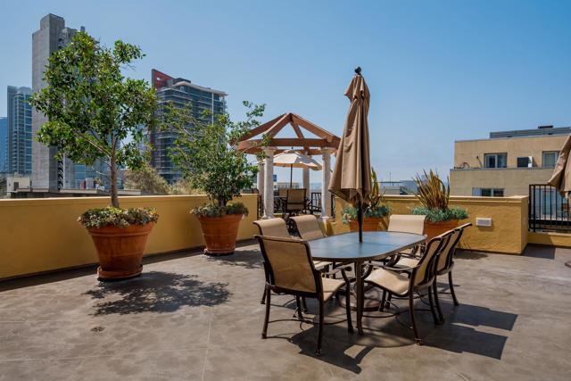 1601 India, San Diego CA: https://media.crmls.org/mediaz/51d43924-92d4-4426-b10d-8c035a0c3adb.jpg