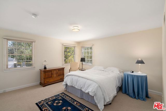 444 Loring Avenue, Los Angeles CA: https://media.crmls.org/mediaz/51d4b11e-7b69-4b74-8b31-19e01d35094b.jpg