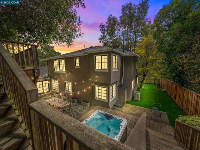 125 Sleepy Hollow Ln, Orinda CA: https://media.crmls.org/mediaz/51d4ce48-40d3-4ba9-b562-414cd0228b77.jpg
