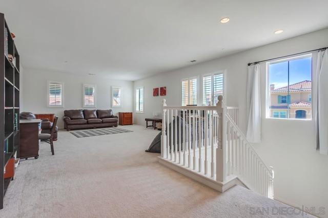 908 Hydra Ct, San Marcos CA: https://media.crmls.org/mediaz/51d5b78c-1062-4a49-b14b-6990b9476bc0.jpg