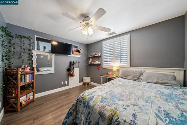4813 Carrington Dr, Oakley CA: https://media.crmls.org/mediaz/51d5e82f-000c-429a-9d4c-3381cca8bc2e.jpg