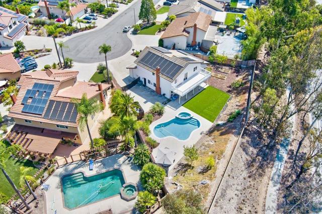 12709 Treeridge Ter, Poway CA: https://media.crmls.org/mediaz/51d5f50a-4182-46e4-95db-86500dc4c07b.jpg