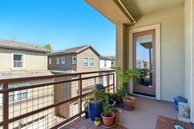 528 Odyssey Lane, Milpitas CA: https://media.crmls.org/mediaz/51d6000f-755f-4fbb-a783-a05f744d3810.jpg