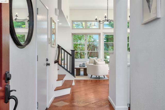 16 Bay Harbor Ct, Richmond CA: https://media.crmls.org/mediaz/51d62bab-8e78-4773-b7e5-d9e52adfb882.jpg